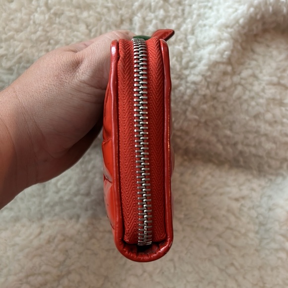 Burberry Long Zippered Checkered Wallet with Patent Leather - Picture 5 of 13